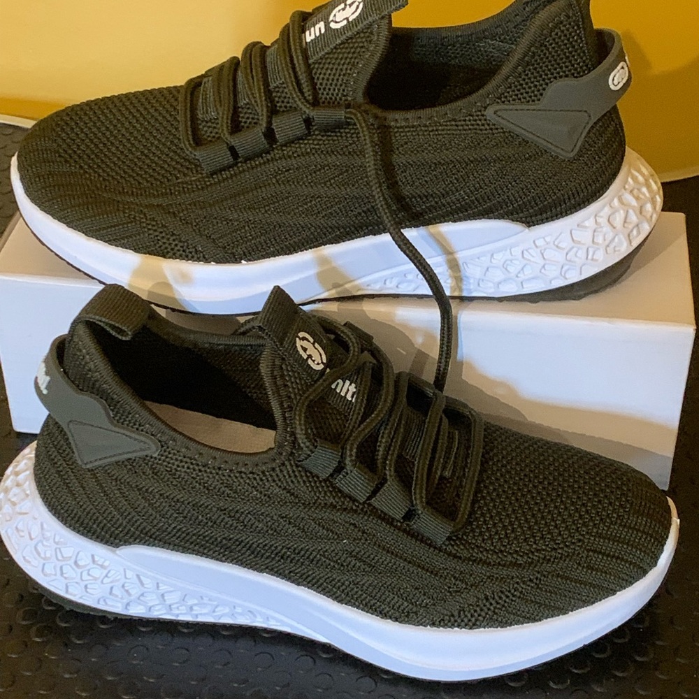 New w/o tag Kids size 2 Ecko Unlimited Kids Green Sneakers